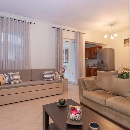 Mira Apartment *